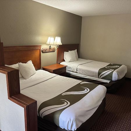 Rodeway Inn & Suites South Of Fiesta Park San Antonio Exterior photo